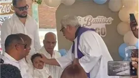 Bautizan hijo del exjugador Tony Blanco, quien murió junto a su esposa en la tragedia del Jet Set Bautizan hijo del exjugador Tony Blanco, quien murió junto a su esposa en la tragedia del Jet Set