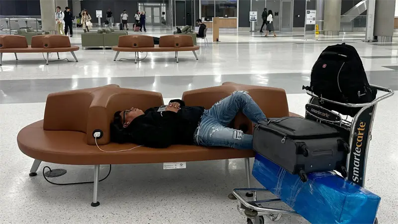 EE.UU. supera por segundo día los mil vuelos cancelados por el cierre del Gobierno