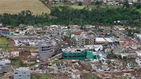 Declaran calamidad pública tras tornado que dejó seis muertos y 750 heridos en Brasil Declaran calamidad pública tras tornado que dejó seis muertos y 750 heridos en Brasil