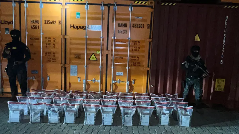 DNCD incauta 200 paquetes presumiblemente de cocaína en el puerto de Caucedo