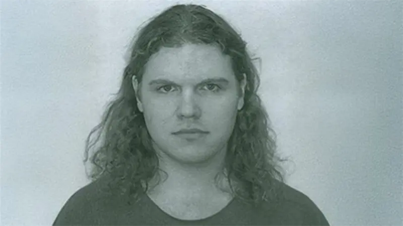 Identidad falsa de estudiante universitario: delincuente sexual arrestado