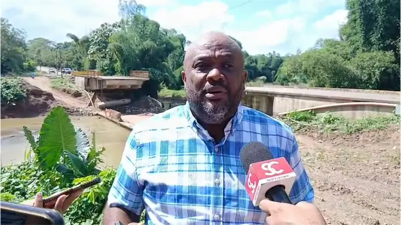 Residentes de Monte Plata exigen reconstrucción del puente colapsado sobre el Ozama
