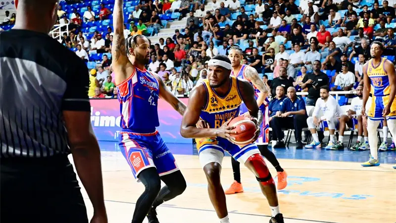 Mauricio Báez elimina a San Lázaro y se medirá a San Carlos en la serie final del TBS Distrito 2025