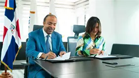 Firman acuerdo para llevar agua y saneamiento sostenibles a comunidad de Azua