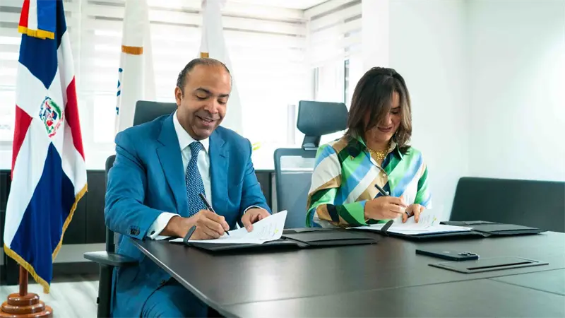 Firman acuerdo para llevar agua y saneamiento sostenibles a comunidad de Azua