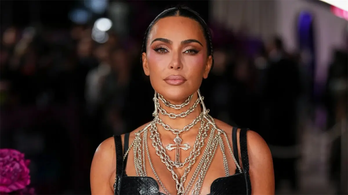 Kim Kardashian se lanza contra los videntes que predijeron que aprobaría su examen de abogacía