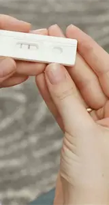 Me robó los años de maternidad: mujer pretende que su expareja la indemnice por haberla dejado