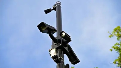 Familiares de joven herido exigen difusión de videos del 9-1-1 para esclarecer incidente