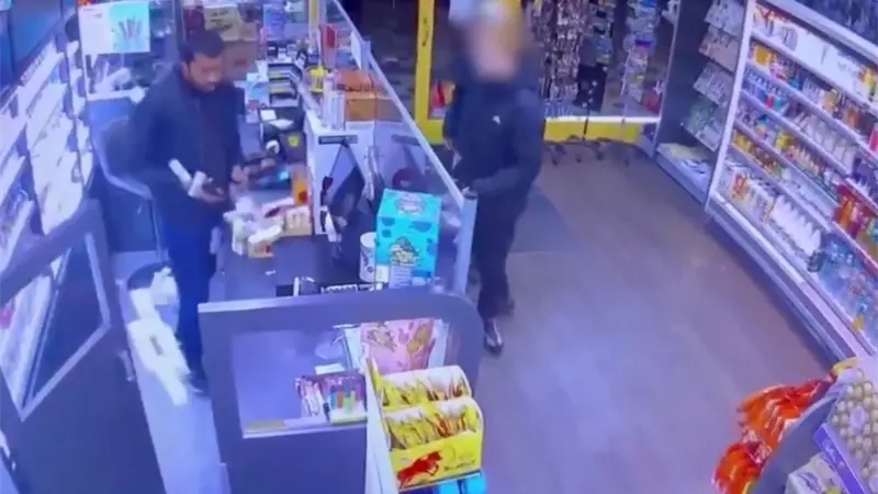 El dueño con peor suerte: le han robado más de 100 veces a un año de abrir su tienda