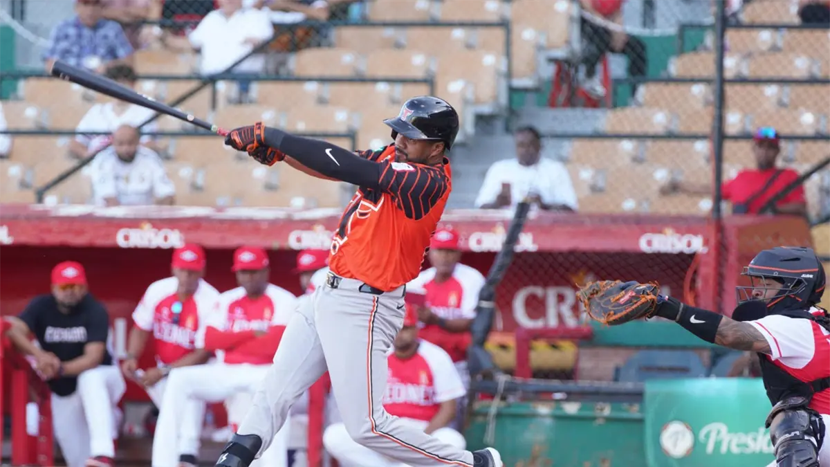 Toros truenan y ganan 4º seguido con paliza al Escogido
