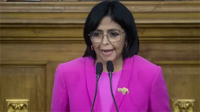 Venezuela afirma que su econom&iacute;a se mantiene imperturbable pese al despliegue de EE.UU.