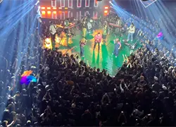 World Worship enciende a la juventud dominicana con su concierto "Que el Mundo Adore 2025"