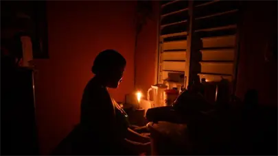 Dos minutos: los dos apagones