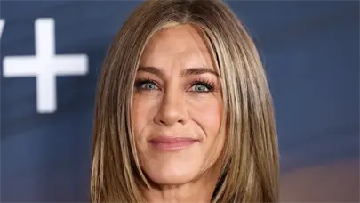 Jennifer Aniston causa sorpresa al afirmar que creci&oacute; sin dinero pese a ser hija de actores famosos