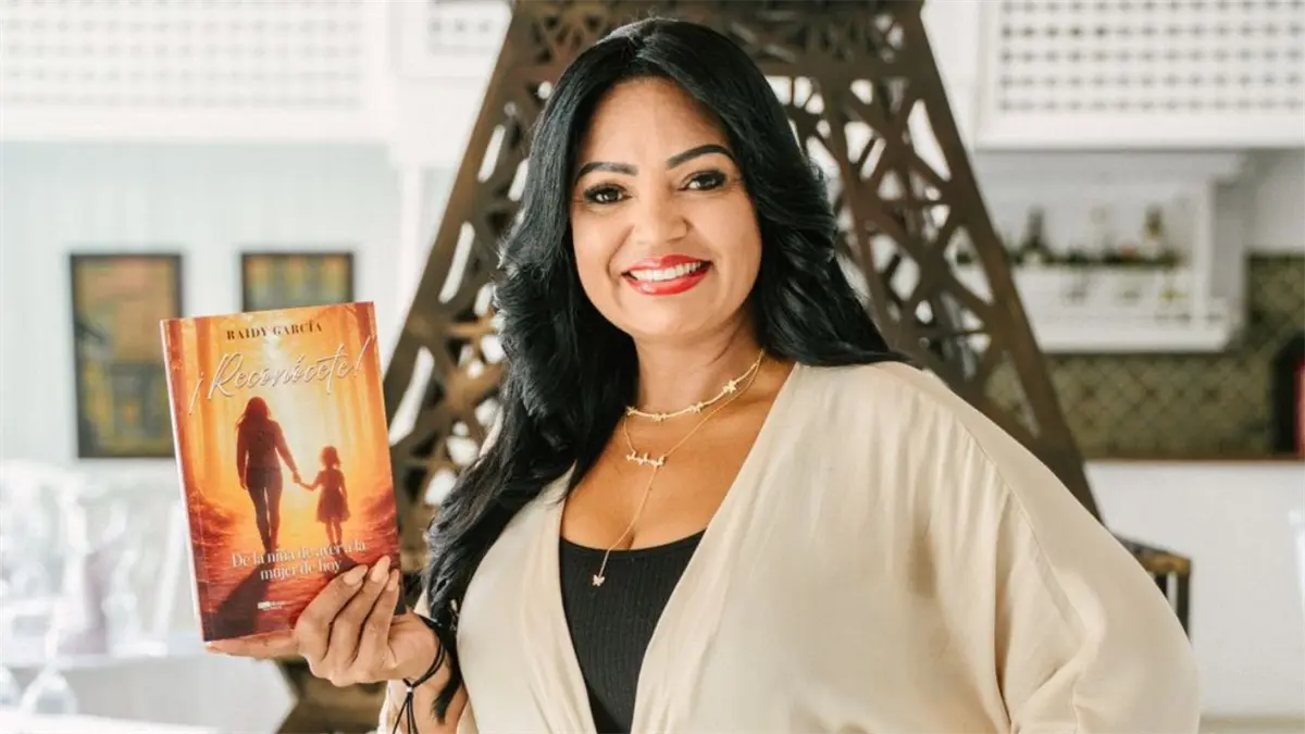 Presentan en Punta Cana el libro de Raidy García que fomenta liderazgo y sanación interior
