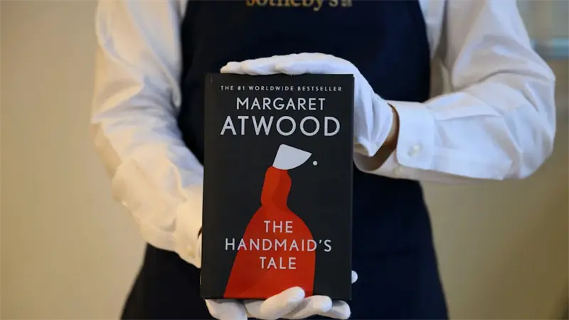 Atwood admite cómo la dictadura argentina influyó en parte en El cuento de la criada