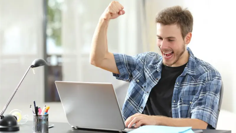 Empleado gana una demanda tras ser despedido por jugar con videojuegos en el trabajo