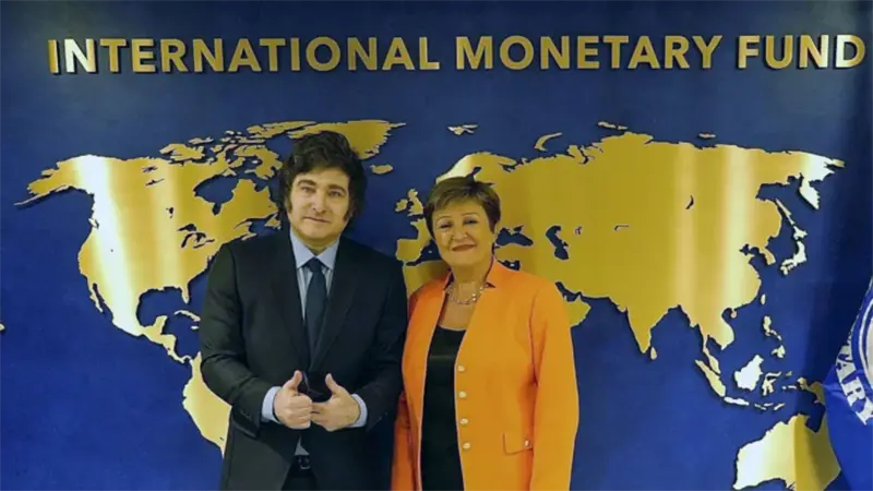 El FMI insta a Argentina a acelerar la acumulación de reservas ante desafíos persistentes