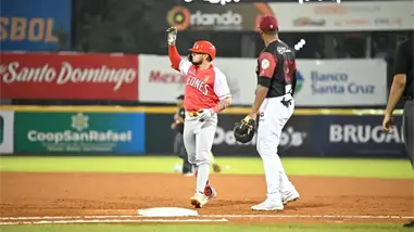 Gigantes y Leones dividen victorias en doble jornada en el campeonato dominicano Gigantes y Leones dividen victorias en doble jornada en el campeonato dominicano
