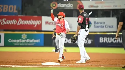 Gigantes y Leones dividen victorias en doble jornada en el campeonato dominicano