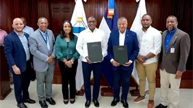 IDOPPRIL y Ayuntamiento de San Cristóbal firman convenio para fortalecer seguridad y salud laboral