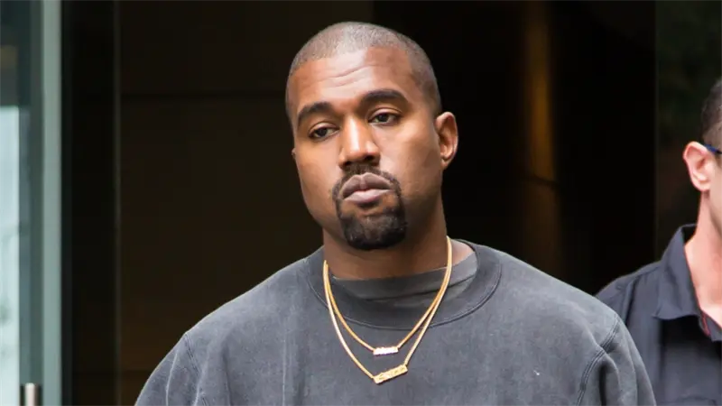 Kanye West en riesgo de arresto en Brasil si promueve el nazismo en concierto