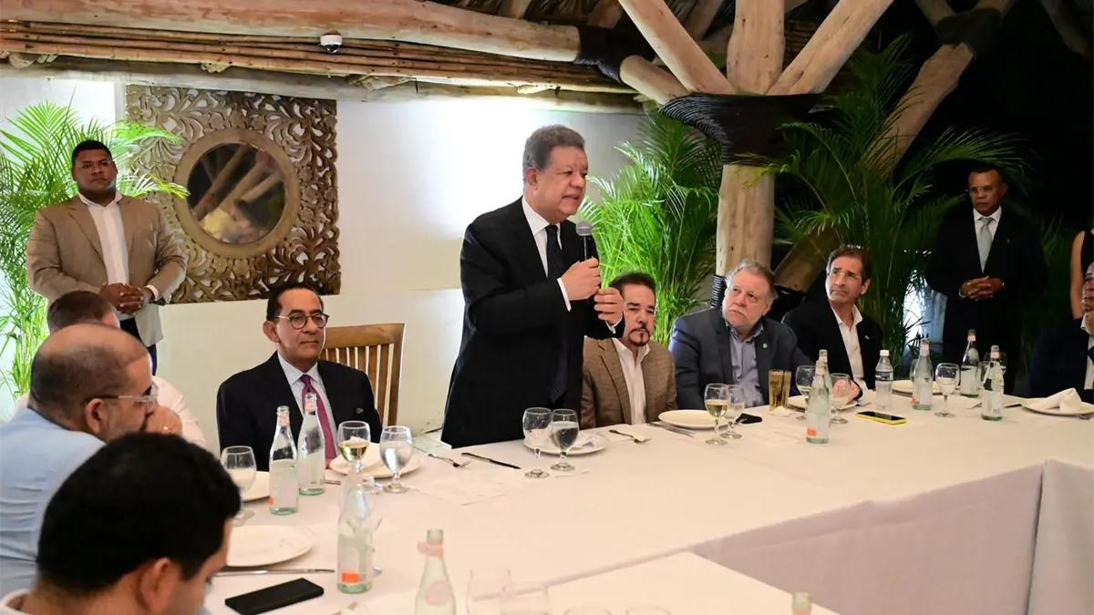 Leonel: "Todos los problemas empiezan a brotar simultáneamente"; la crisis de credibilidad del Gobierno se agrava