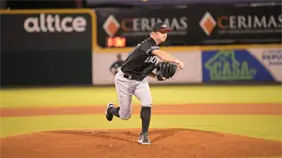 Grant Gavin impulsa victoria de Leones del Escogido ante Gigantes del Cibao en estadio Julián Javier