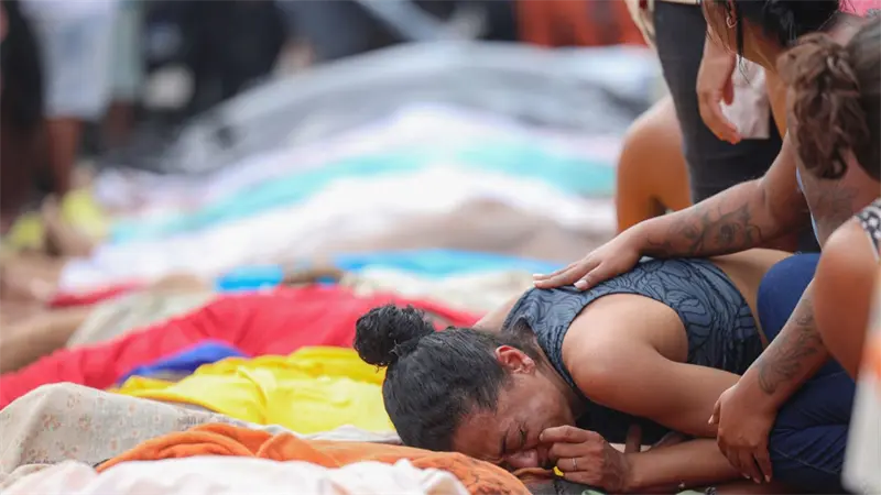 Fiscalía identifica lesiones atípicas en dos de 121 muertos en operación policial en Río