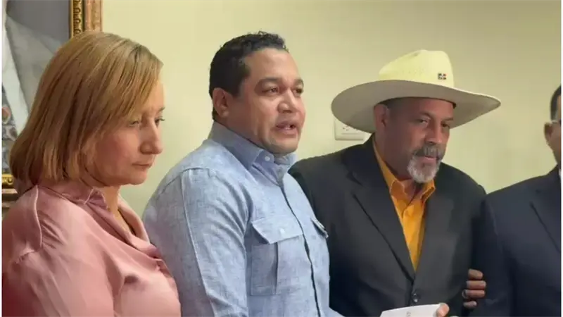 Alcalde de Dajabón propone ley para impedir compra de terrenos fronterizos por haitianos