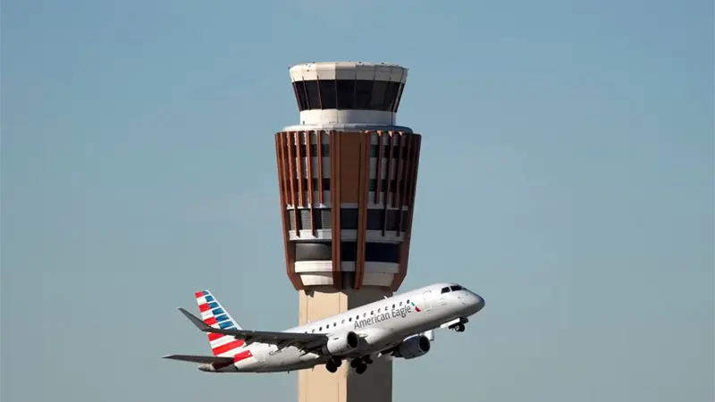 Restricciones al tráfico aéreo en EE.UU. continuarán por un tiempo tras reapertura federal