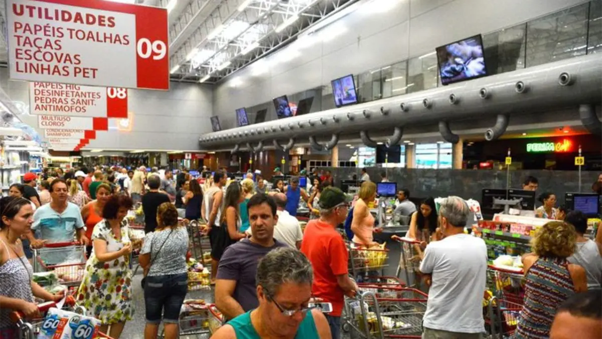 El comercio minorista de Brasil sube un 2,1 % en doce meses, pese a frenarse en septiembre