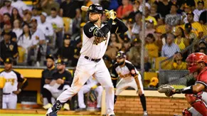 Los Rodríguez batean de jonrón y las Águilas dominan a los Leones