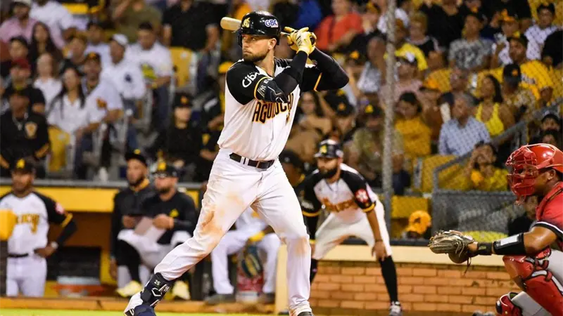 Los Rodríguez batean de jonrón y las Águilas dominan a los Leones