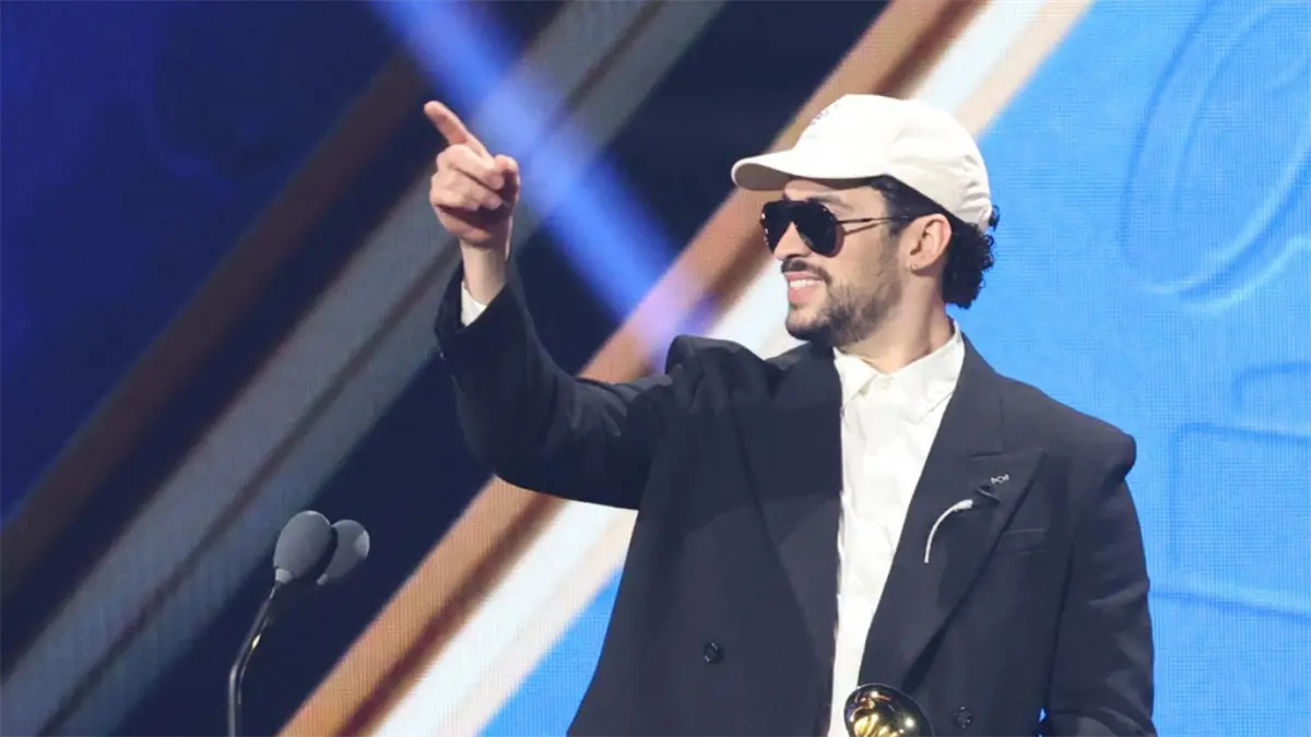 Bad Bunny dedica su Latin Grammy a Puerto Rico: Nunca olviden de donde vienen