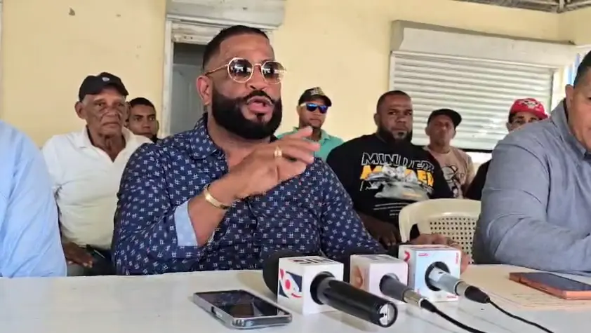 Choferes de Santiago denuncian "desorden y competencia desleal" por operación irregular de la ruta SO