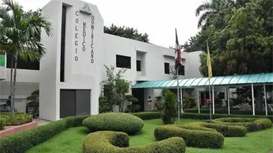 Controversia en elecciones del Colegio Médico: retraso en resultados genera tensiones