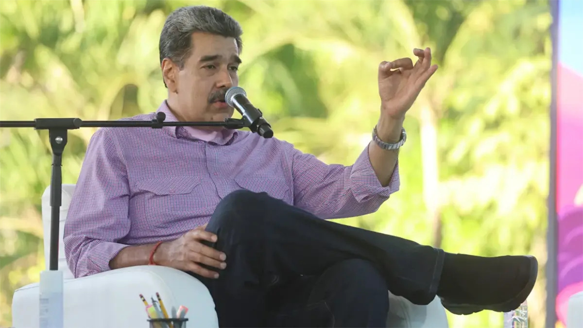 Maduro pide al pueblo de EE.UU. que pare la mano enloquecida de quien ordena bombardear