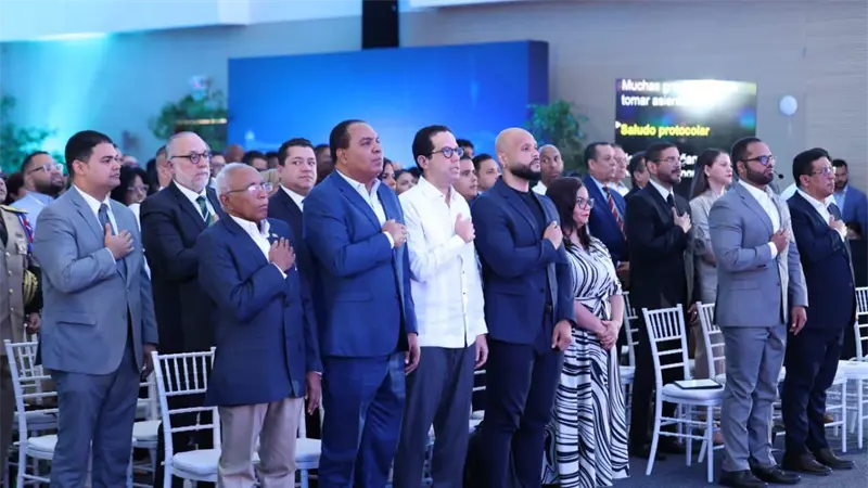 Ministro Freund afirma modernización del Estado implica cambio en la cultura institucional