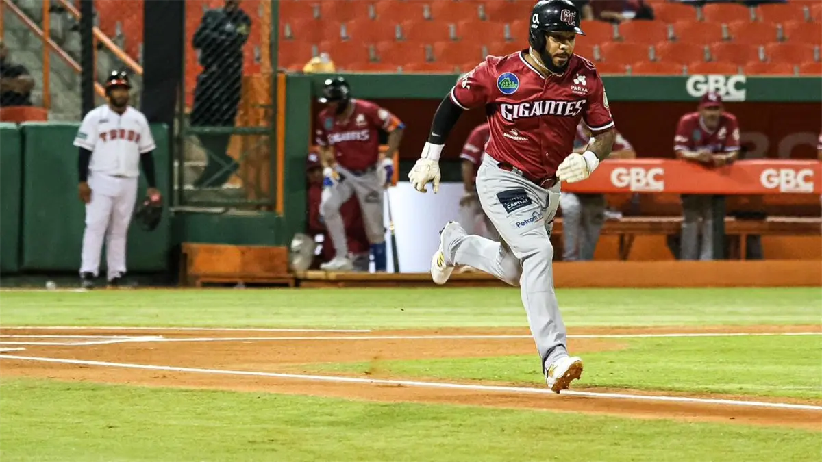 García impulsa triunfo 3-2 de los Gigantes sobre los Toros