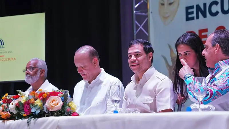 Cultura inicia en Santiago los encuentros regionales con el sector carnavalesco