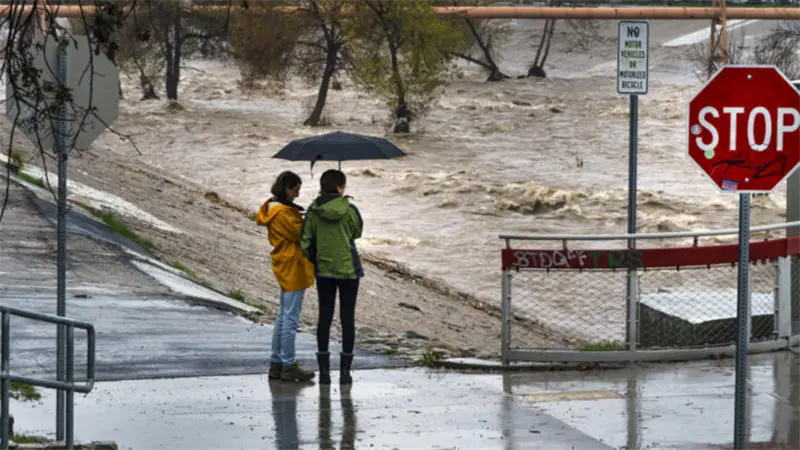 Más de 22 millones de personas bajo alerta de inundación por lluvias en sur de California