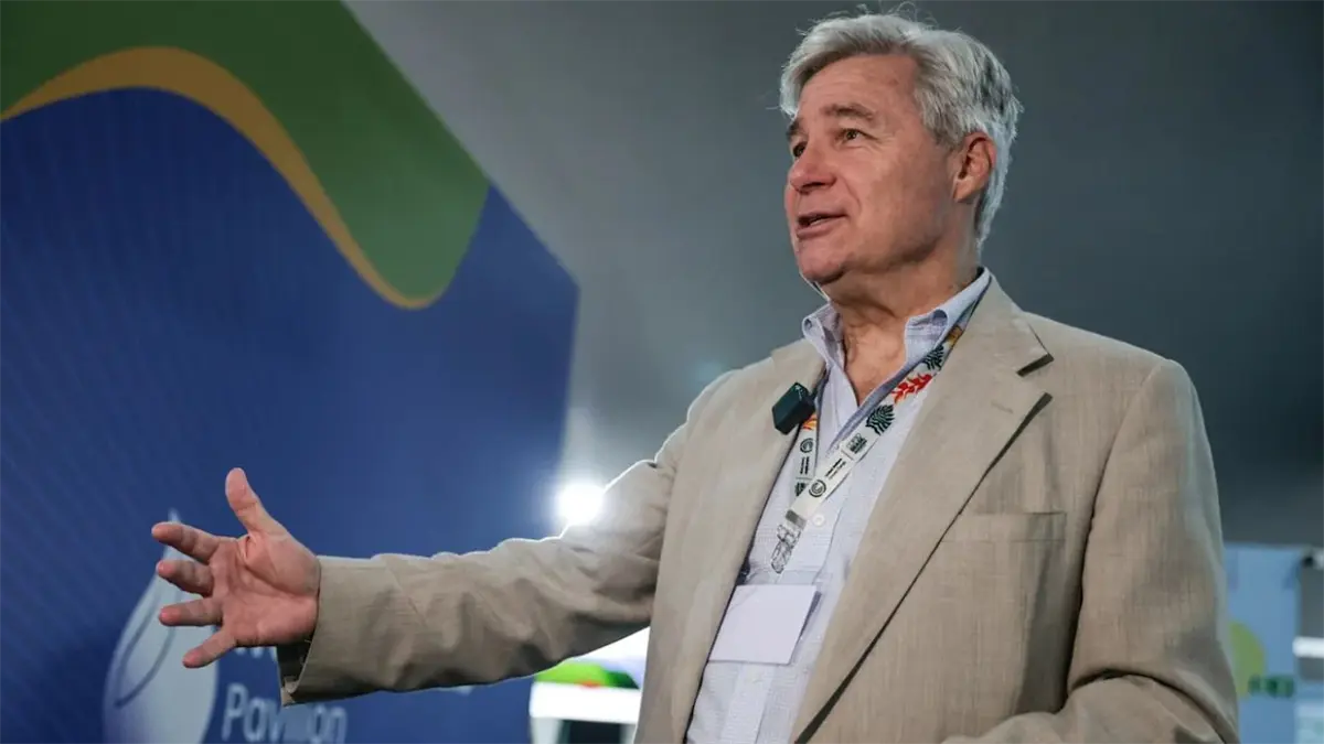 senador Sheldon Whitehouse, el único representante oficial de Estados Unidos en la trigésima cumbre climática de Naciones Unidas (COP30).