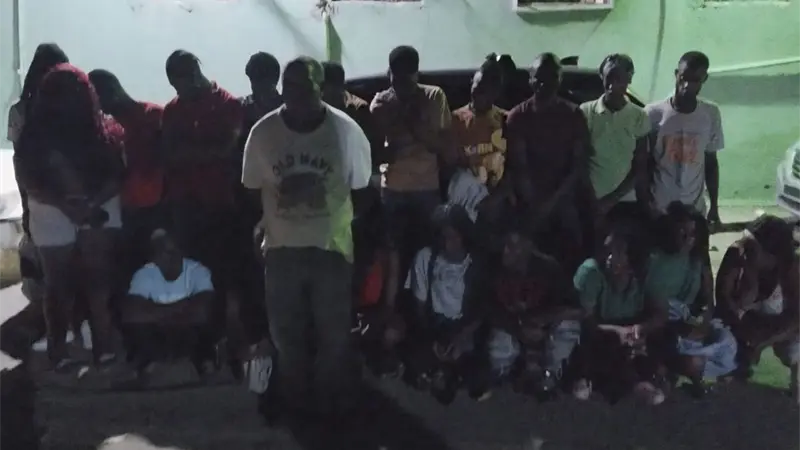 Ejército detiene 19 haitianos indocumentados en un motel en Santiago Rodríguez