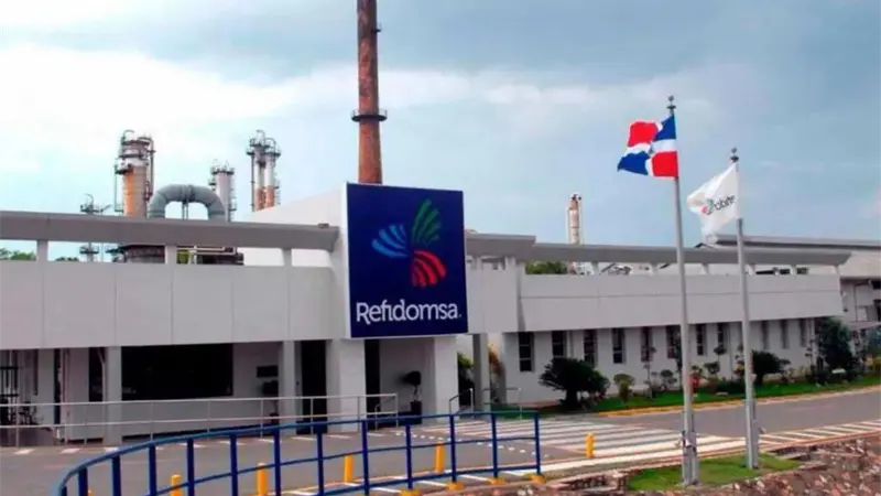 Refidomsa obtiene su primera licencia de reexportación de derivados de petróleo otorgada por el MICM