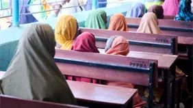 Individuos armados matan a un maestro y secuestran a 25 alumnas en una escuela en Nigeria