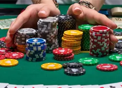 La ludopatía genera deterioro psicológico, social y biológico, advierte experto Luis Bergés