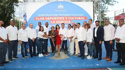 Ministro Kelvin Cruz da inicio a construcción de cinco techados multiusos en Santo Domingo