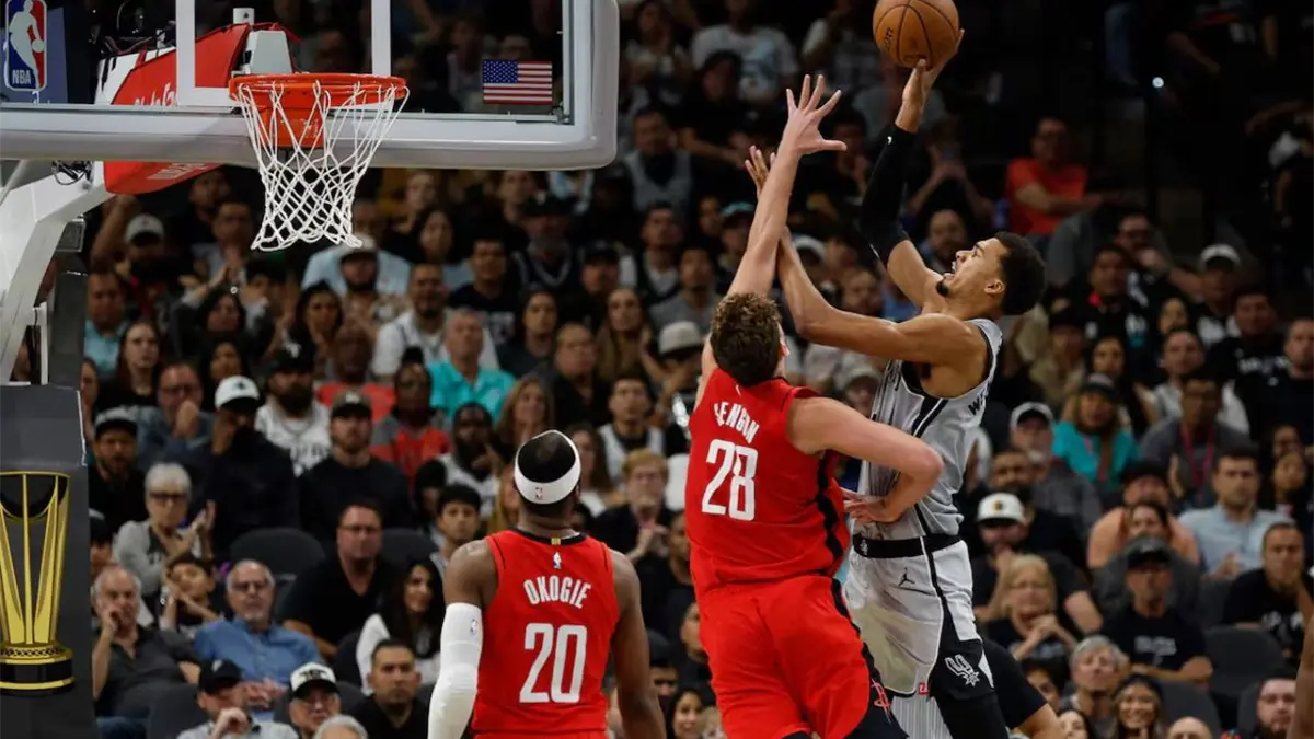 Los Rockets remontan a Orlando, los Spurs ganan sin Wemby y 47 puntos de Markkanen