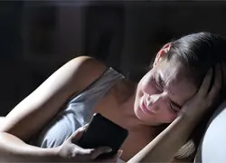 La app para hablar con familiares muertos desata críticas: Parece un capítulo de Black Mirror